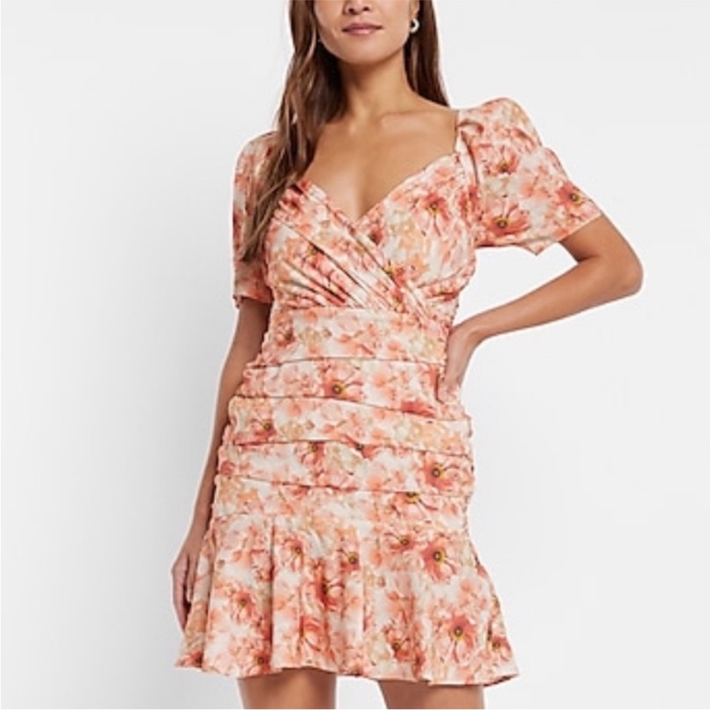 🆕 Express Floral Ruched Peach satin ruffle hem puff shoulders Dress